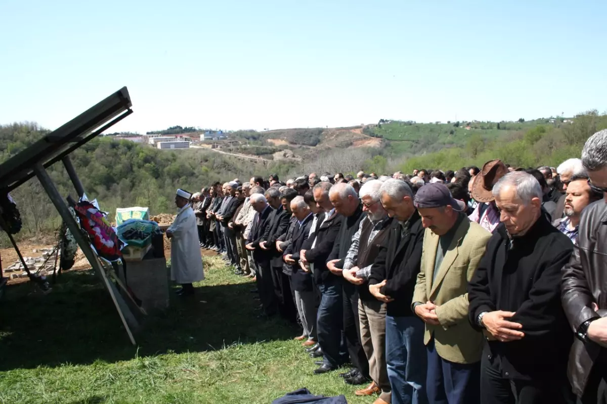 Yangında Ölen Gelin ve Kaynana Son Yolculuklarına Uğurlandı