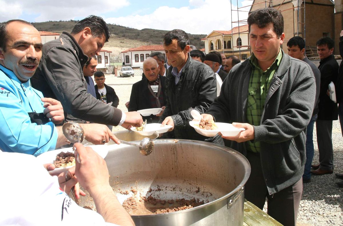 Yozgat'ta 2 Bin Kişiye Kutlu Doğum Yemeği Dağıtıldı