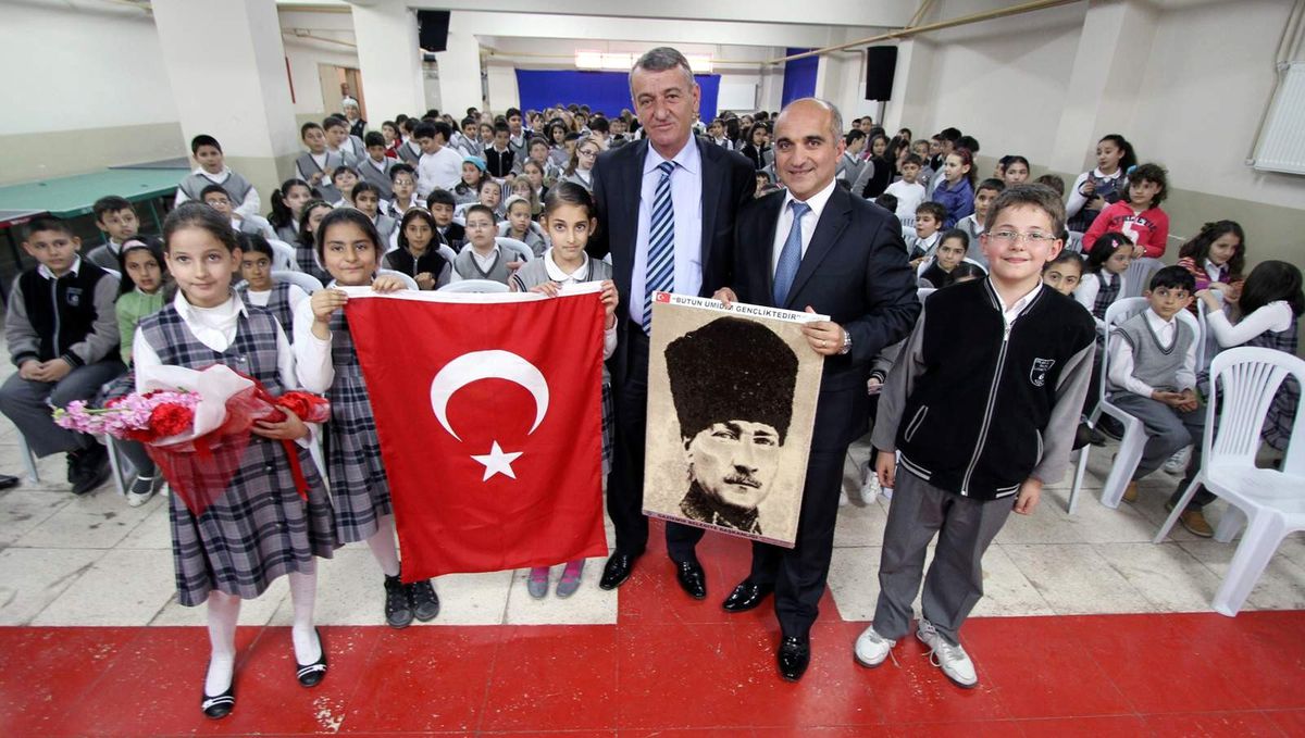 Başkan Şenol, Küçüklere Belediyecilik Dersi Verdi