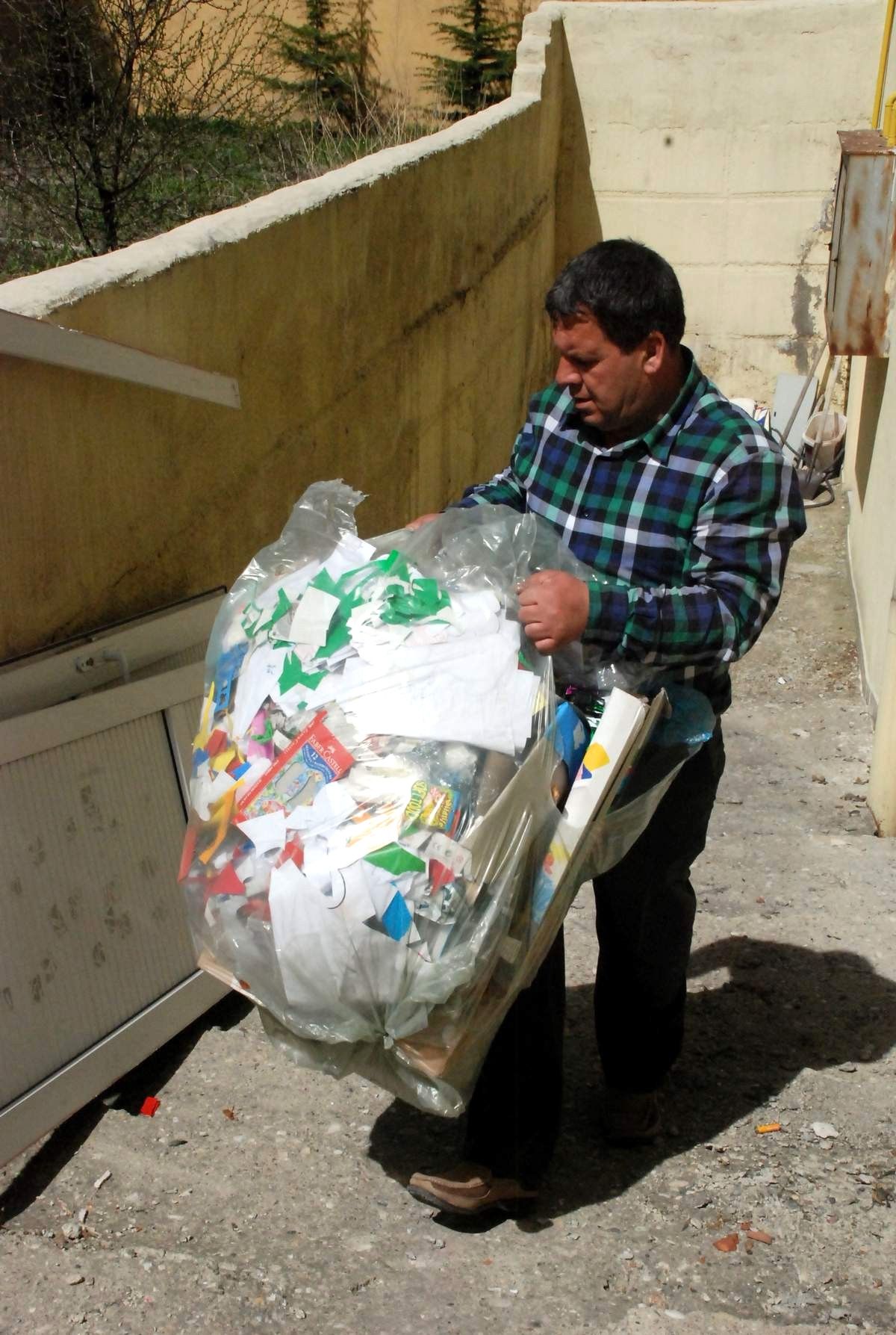 Bozüyük'te Okullar Yılda 50 Ton Atık Kağıt Topluyor