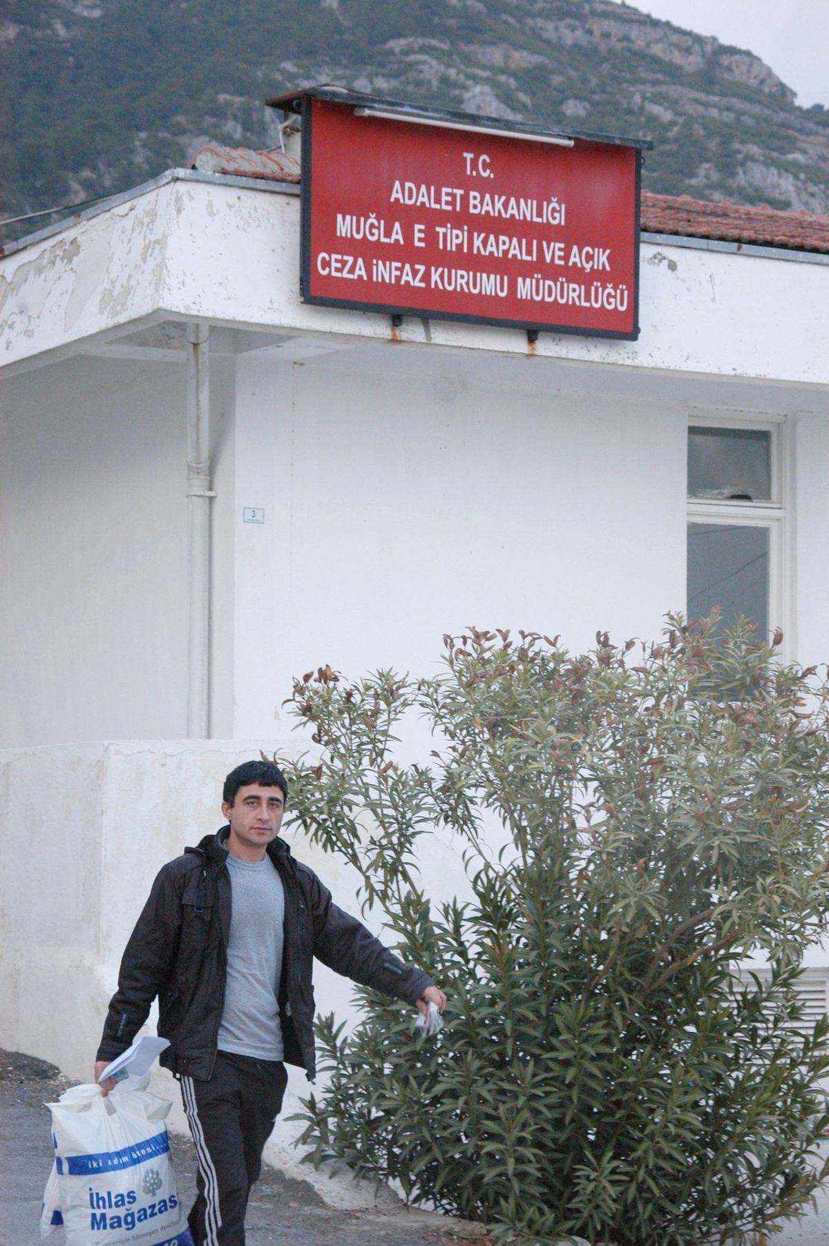 Cezaevlerinden Tahliyeler Devam Ediyor