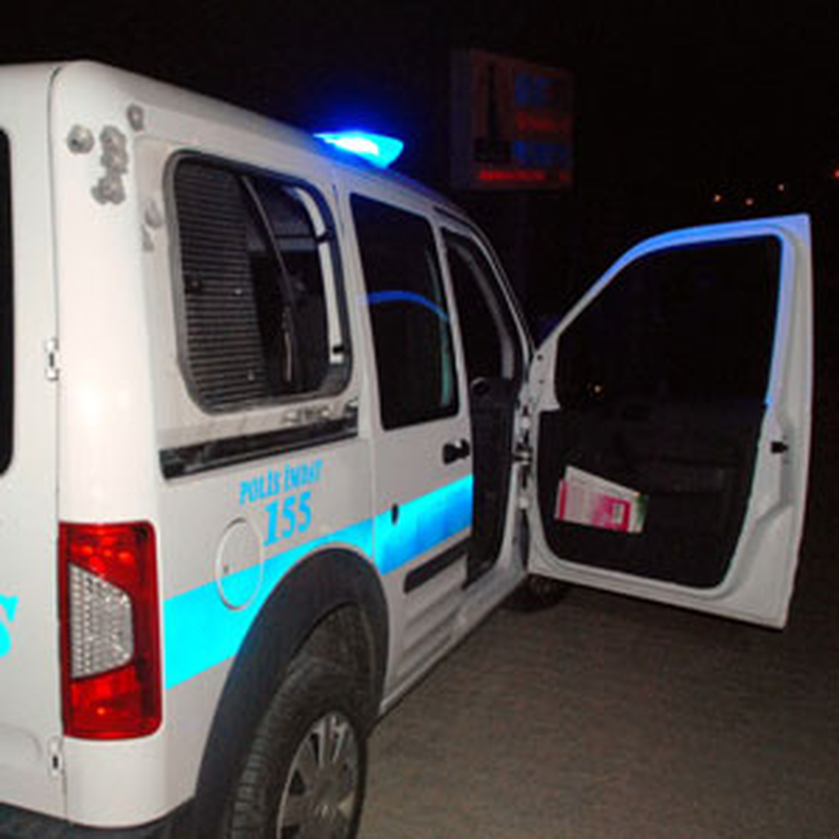 Cinnet Geçiren Emekli Polis, 2 Polisi Yaraladı (2)