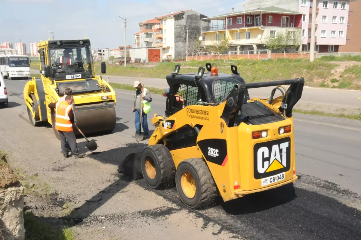 Çorlu Belediyesi Asfalt Onarımlarına Başladı