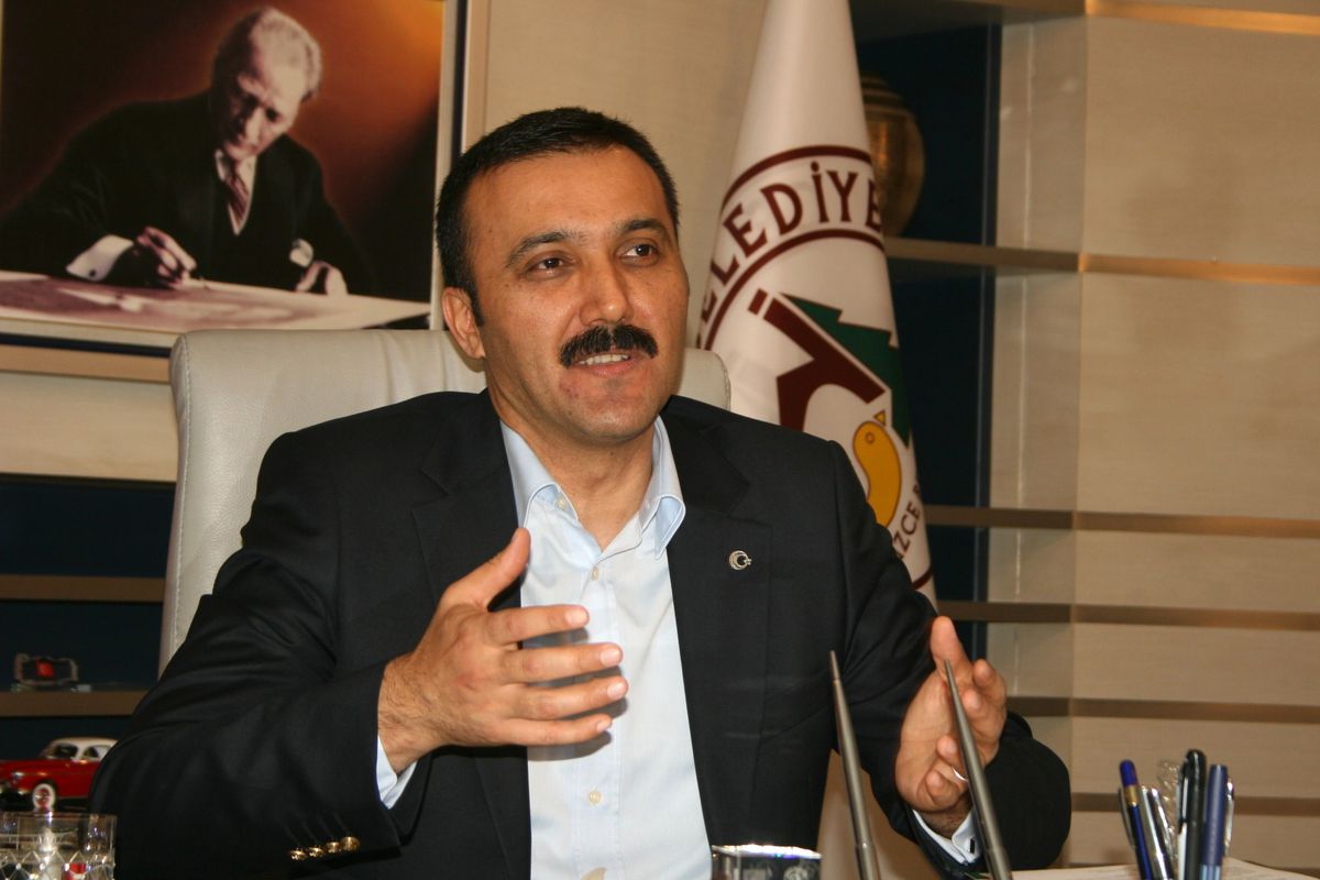 Düzce Belediyesi 23 Nisan'ı Van'a Taşıyor