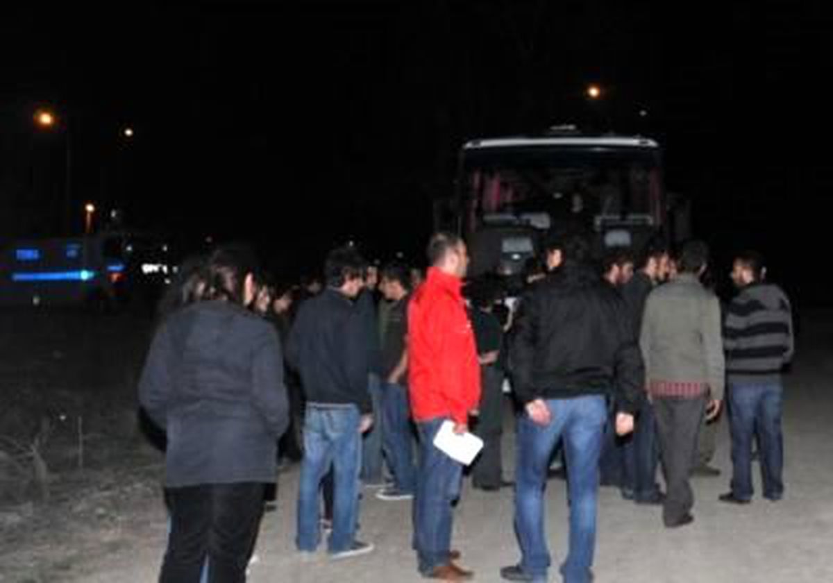 Eskişehir\'den Hatay\'a Gitmek İsteyen Tkp\'lilere Polis İzin Vermedi