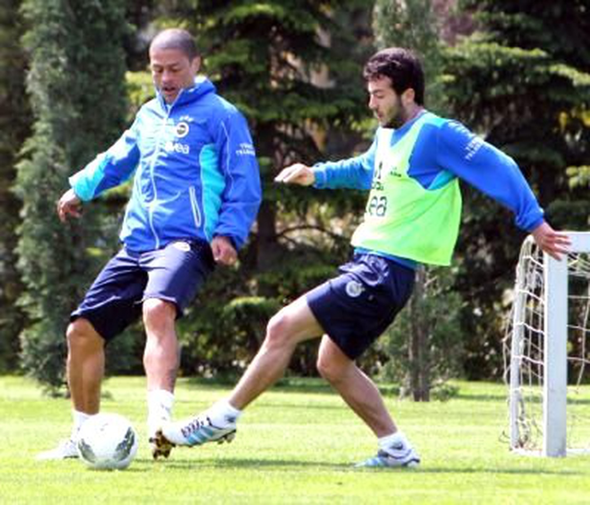Fenerbahçe'de Trabzonspor Maçı Hazırlıkları Sürüyor