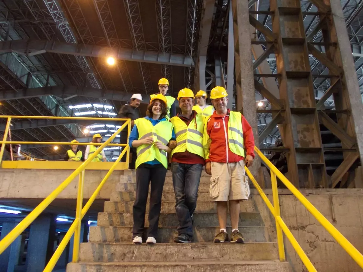 Galatasaray\'lı Milli Yüzücüler İçdaş\'a Konuk Oldu