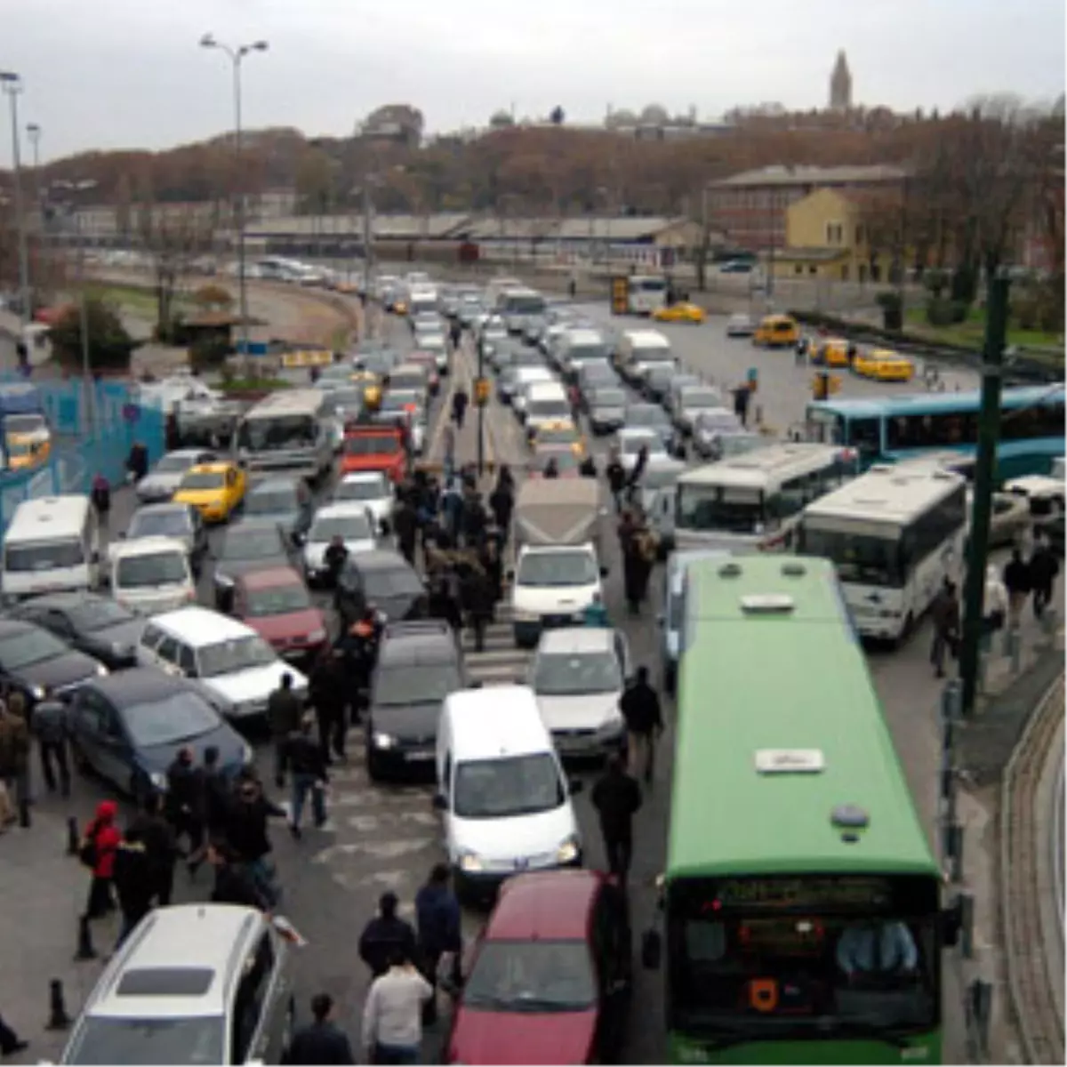 İstanbul\'da Trafiğe Bond Engeli