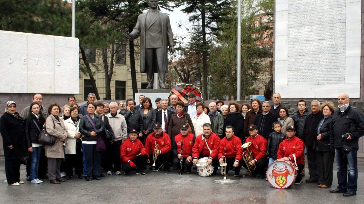 İzmir\'de Yaşayan Eskişehirliler Kenti Ziyaret Etti