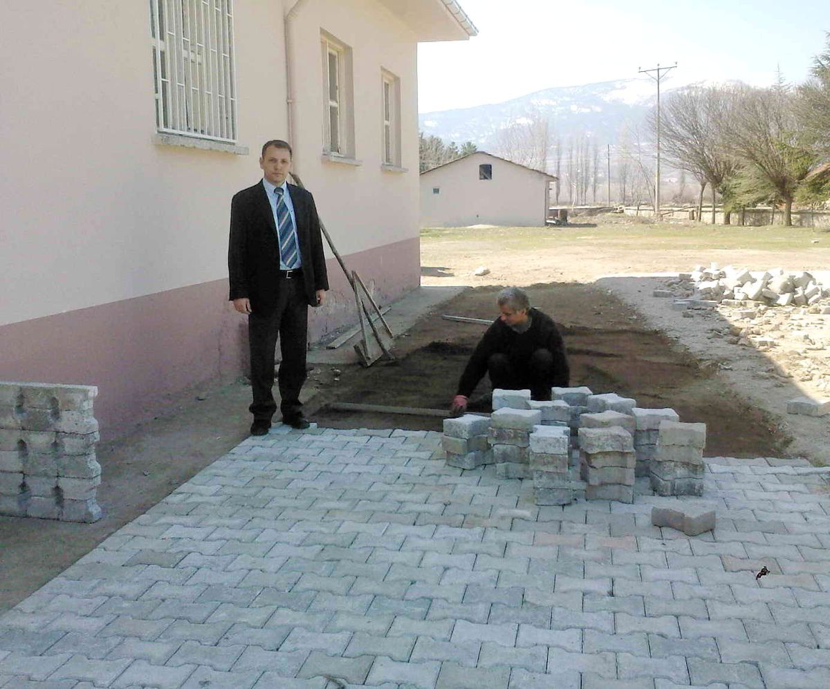 Okullarını Kendileri Güzelleştiriyor