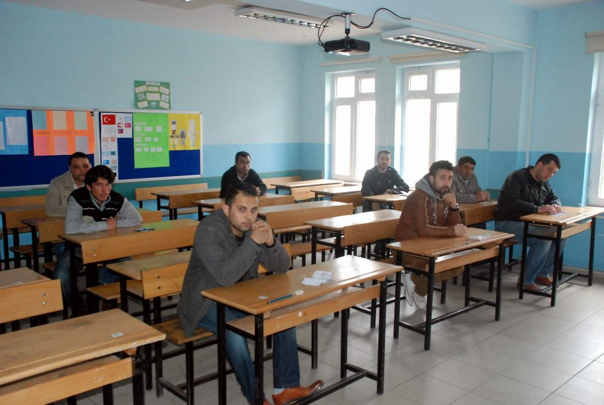 Sürücü Adayları Ehliyet Almak İçin Ter Döktü