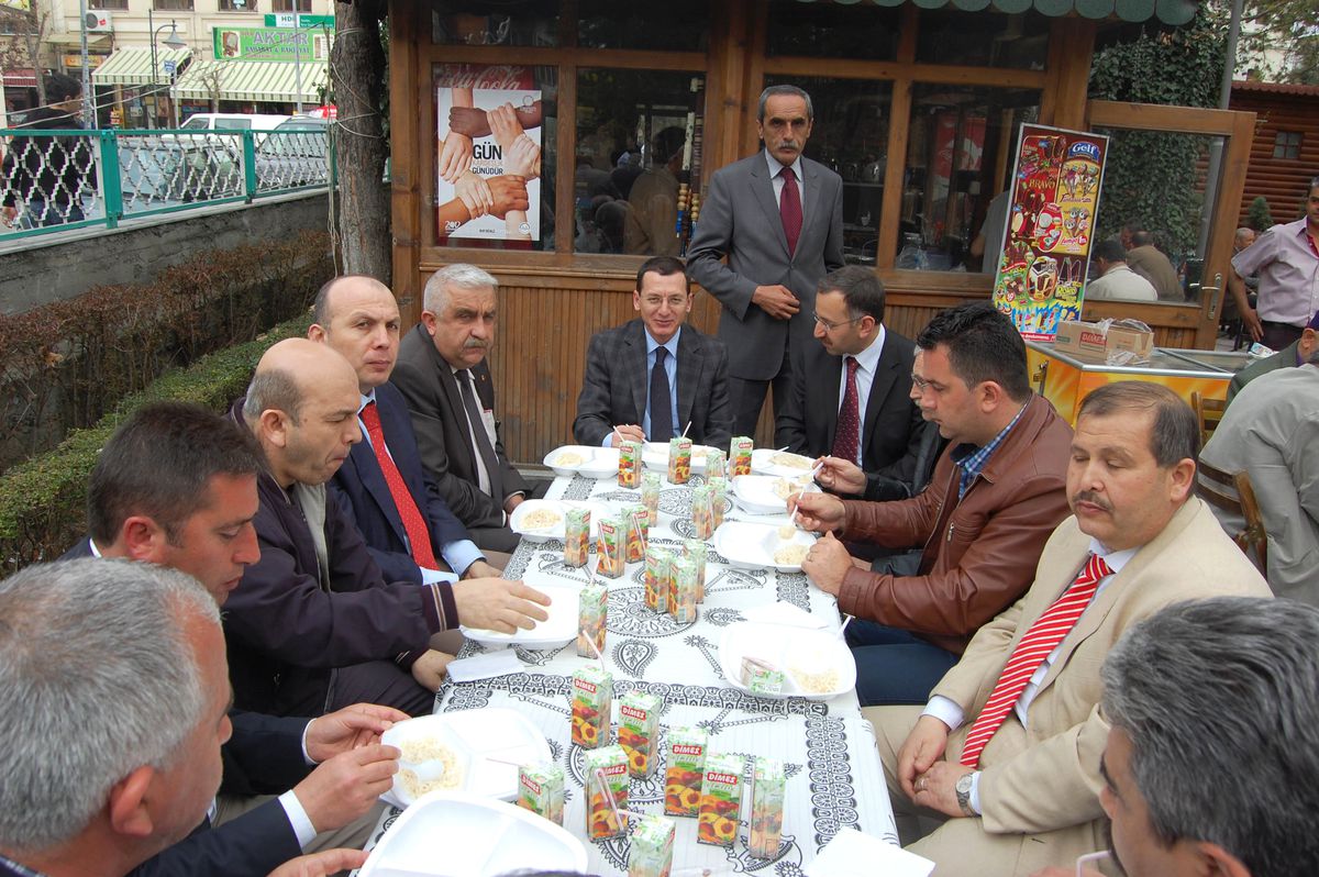 Taşköprü\'de Kutlu Doğum Pilavına Büyük İlgi