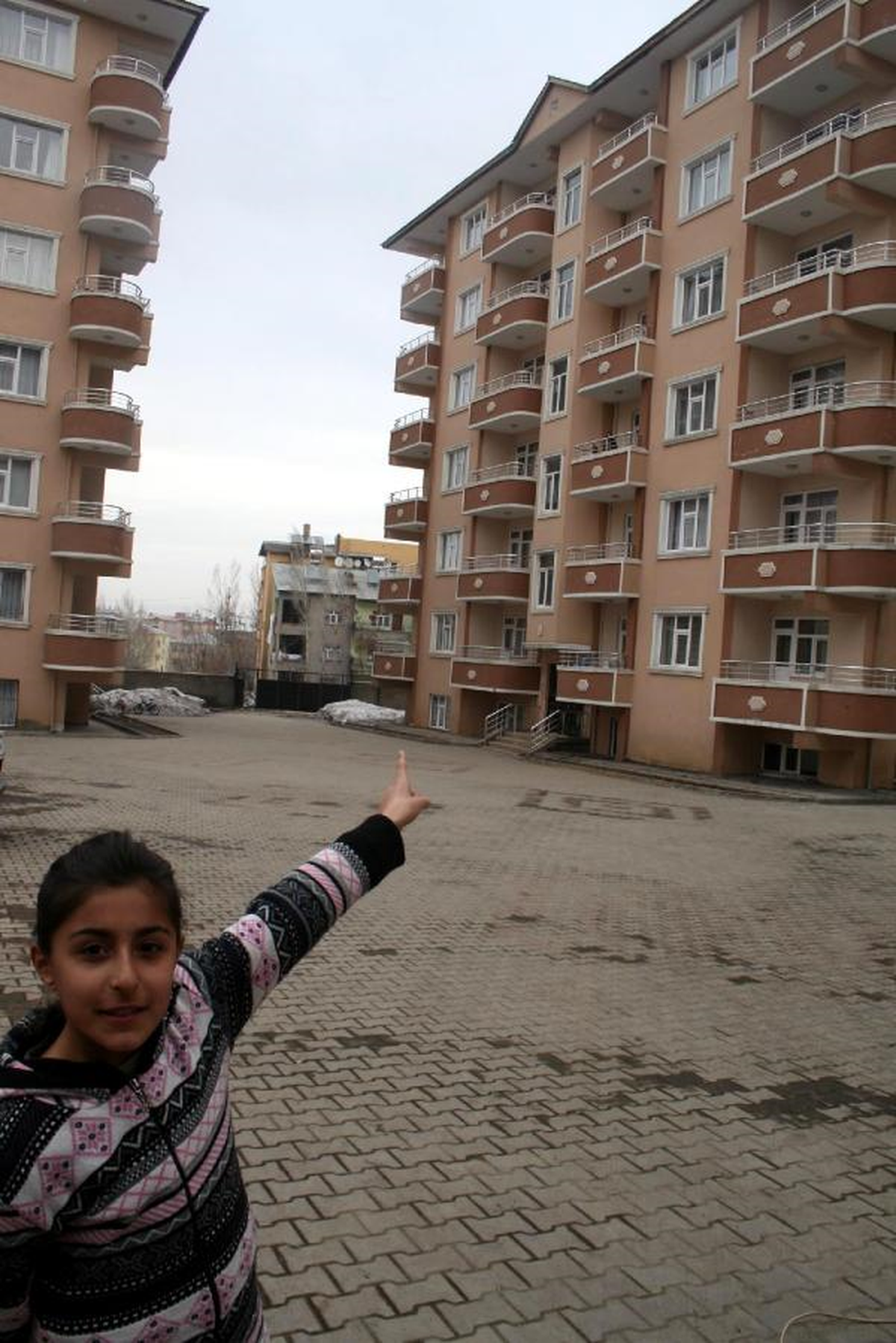 7\'nci Kattan Düştü Burnu Bile Kanamadı