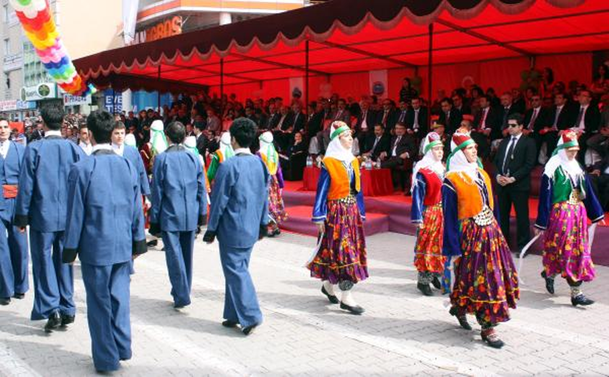 Ağrı'da Kurtuluş Coşkusuna Bakan Rötarı