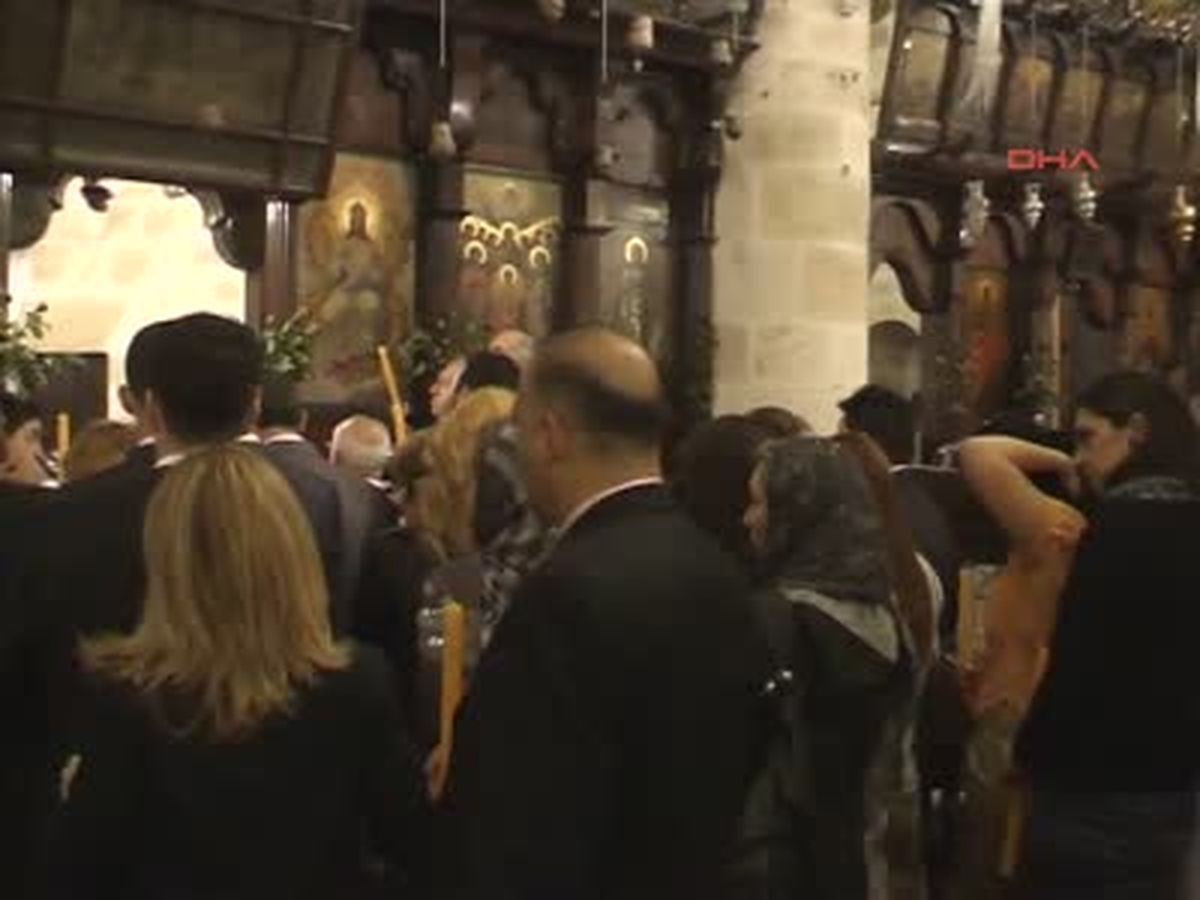 Bakan Ergin Paskalya'da Yumurta Tokuşturdu