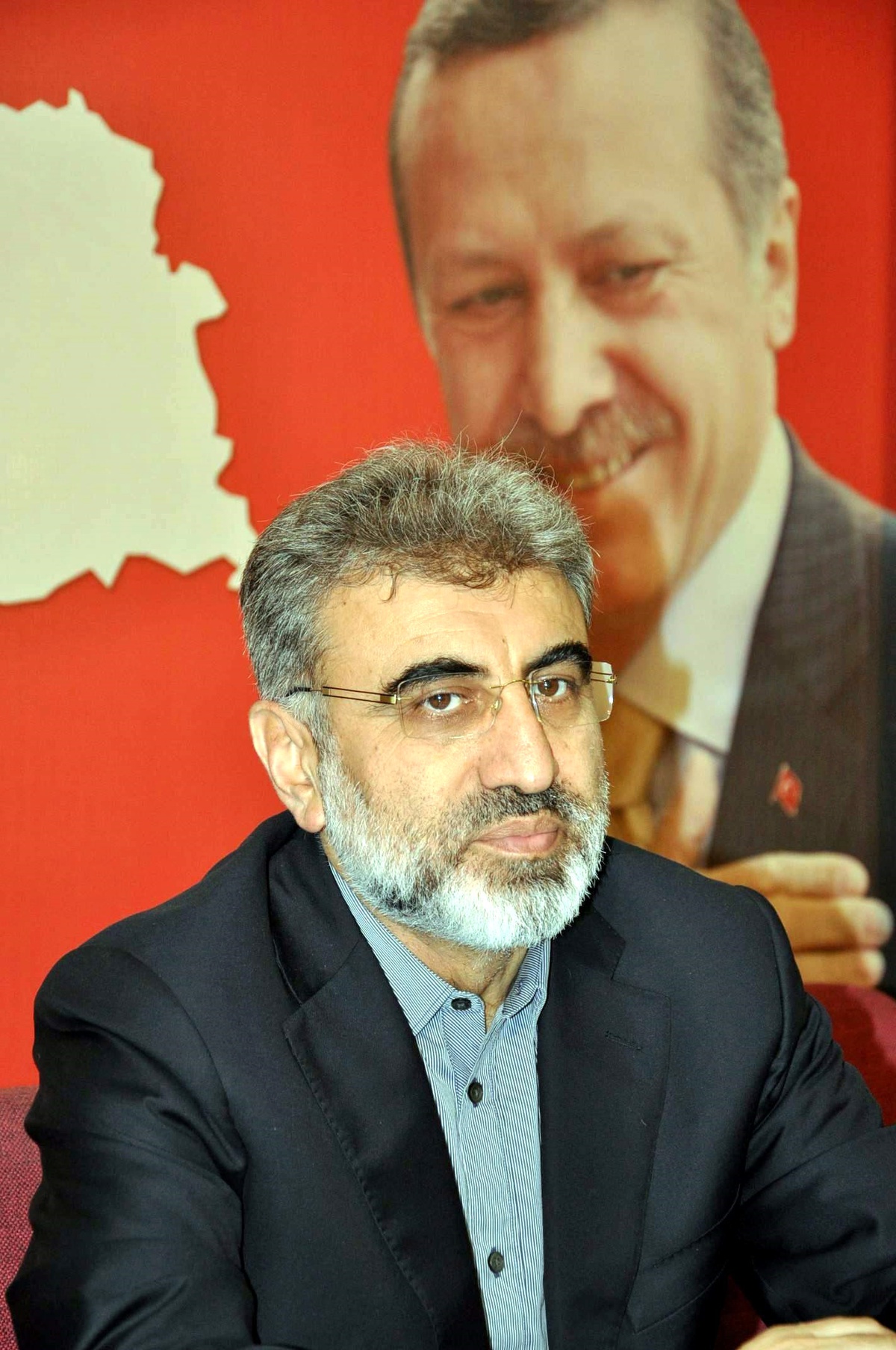 Bakan Yıldız, AK Parti İl Teşkilatını Ziyaret Etti