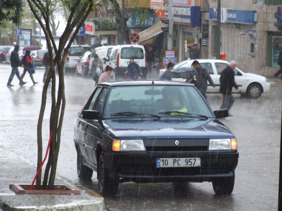 Bandırma\'ya Dolu Yağdı