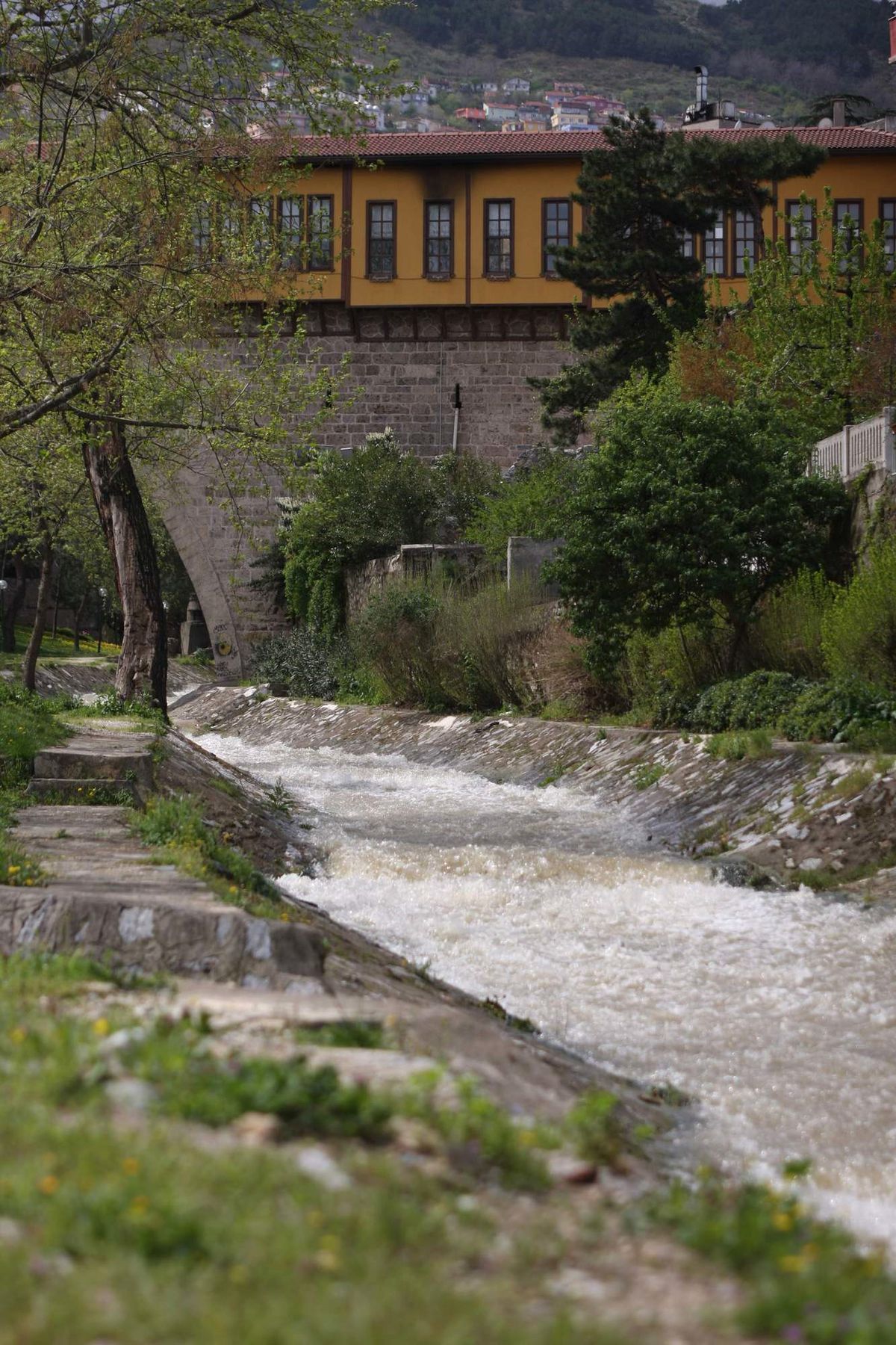 Barajlar Doldu Derelerde Manzaralık Görüntüler Oluştu