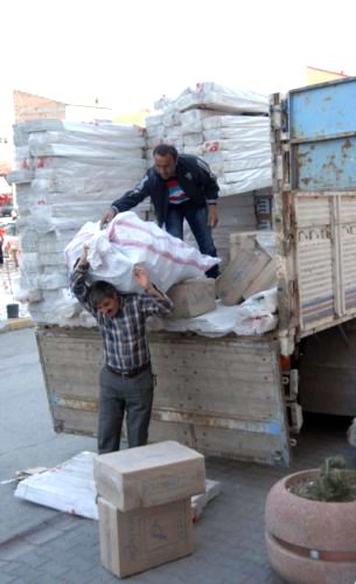 Erzincan\'da 80 Bin Paket Kaçak Sigara Ele Geçirildi