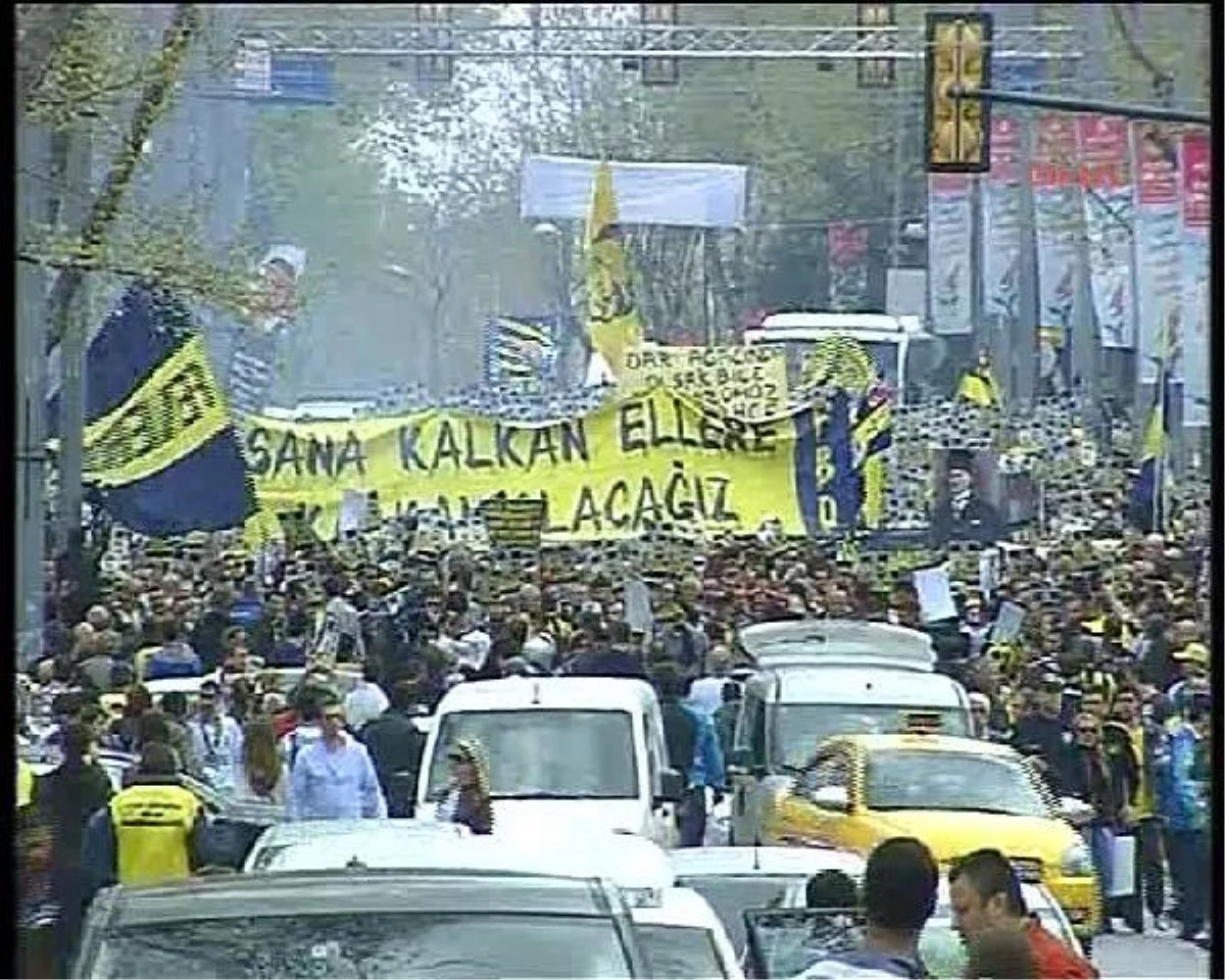 Fenerbahçelilerin Bağdat Caddesi Yürüyüşü