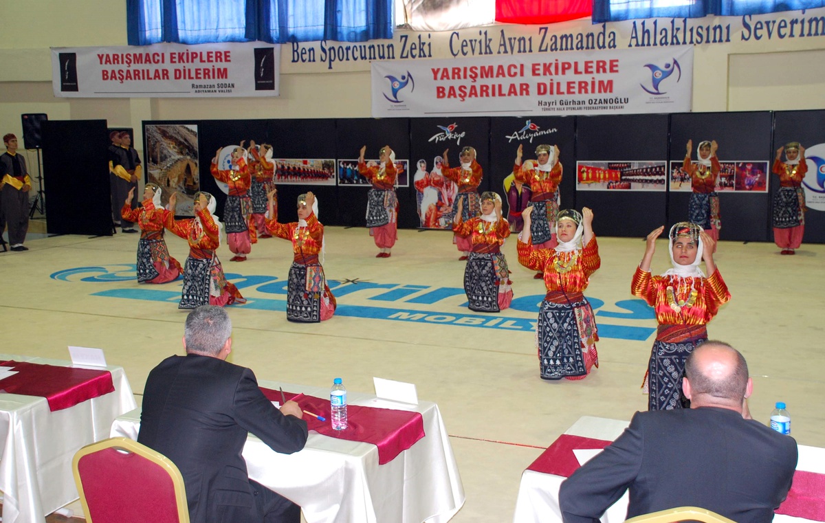 Halkoyunları Şampiyonası Karıştı