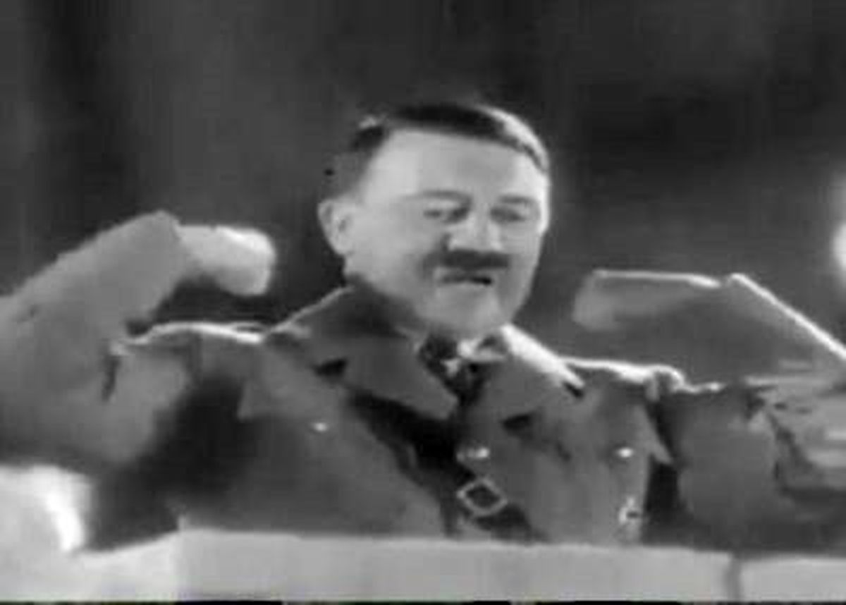 Hitlerli Reklama Ceza