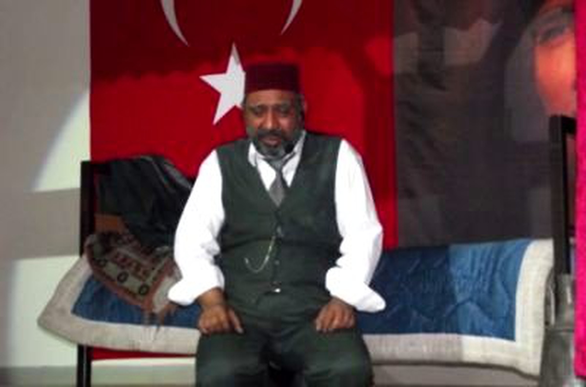Tiyatro Sanatçısı Ahmet Yenilmez Osmanlı Dizilerini Savundu