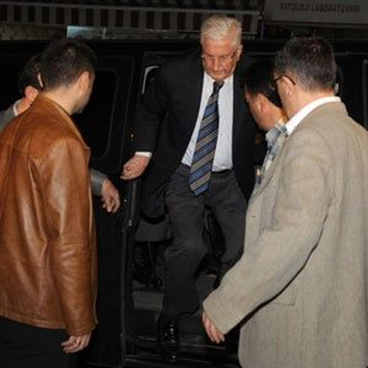 Çevik Bir\'e Tutuklama Talebi