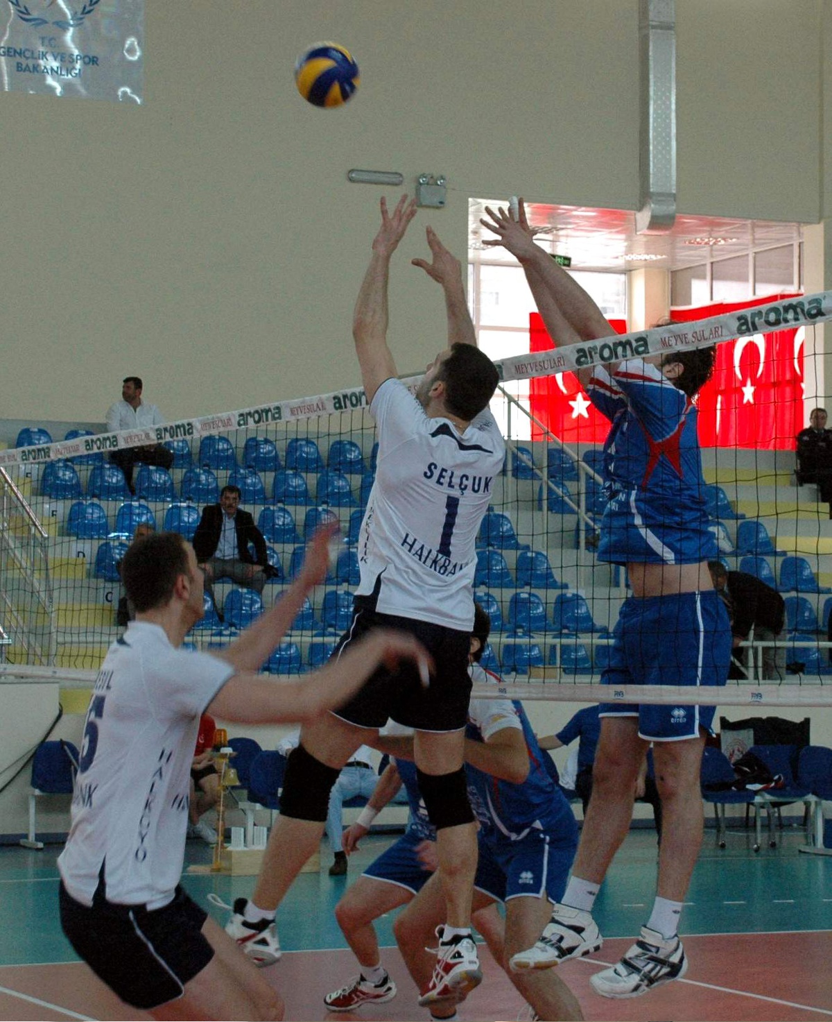 Aroma Erkekler Voleybol 1. Lig Play-Off Müsabakaları Başladı