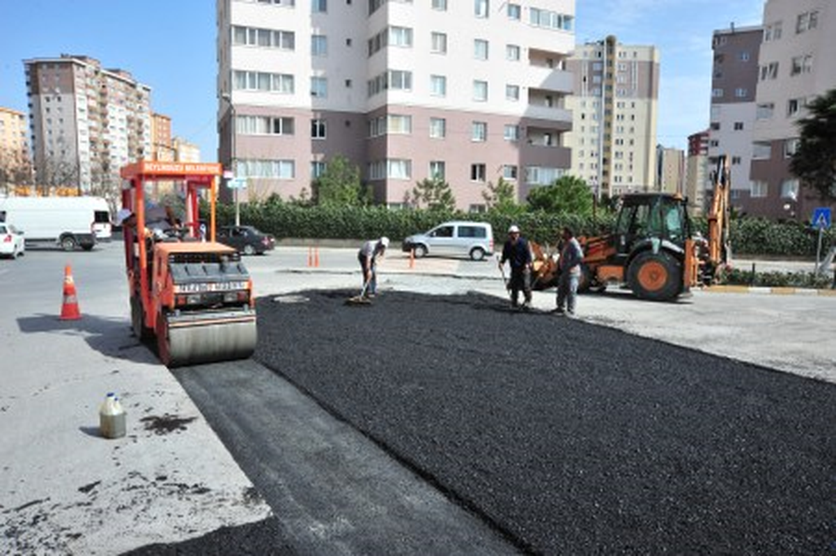 Asfalt Yama Çalışmaları Hızla Sürüyor