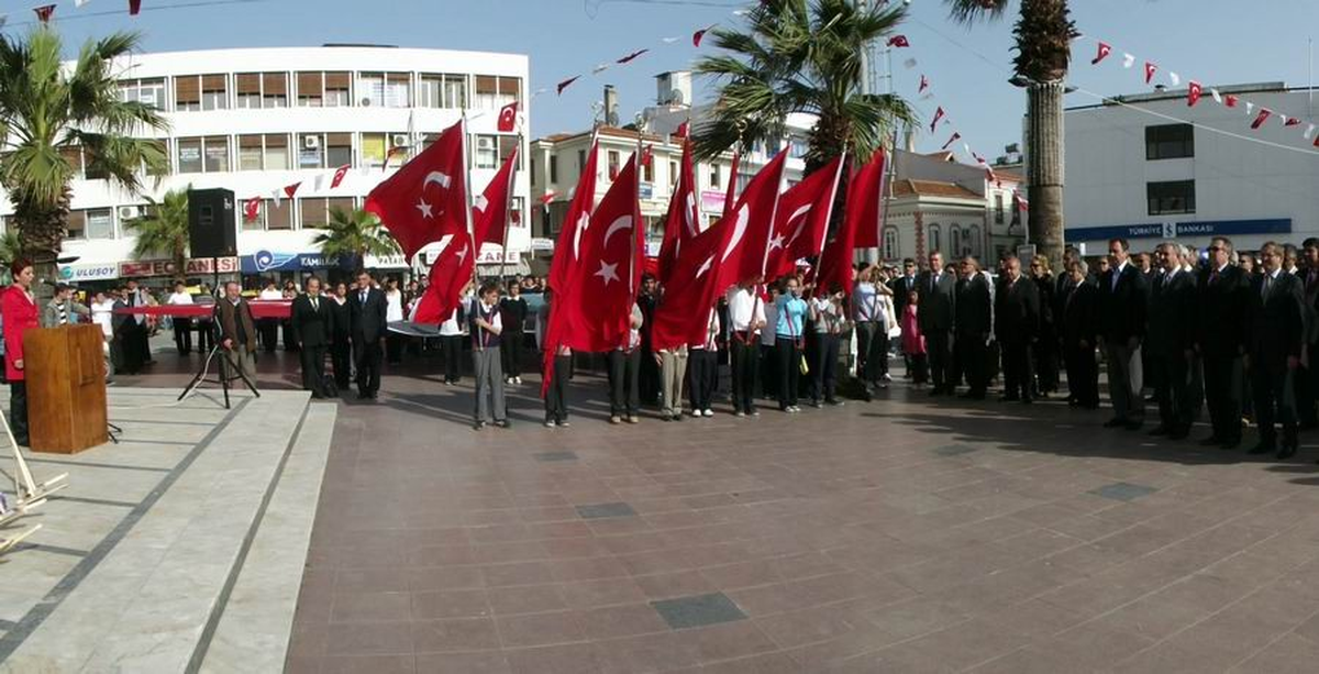 Ayvalık'ta Turizm İçin Yürüdüler