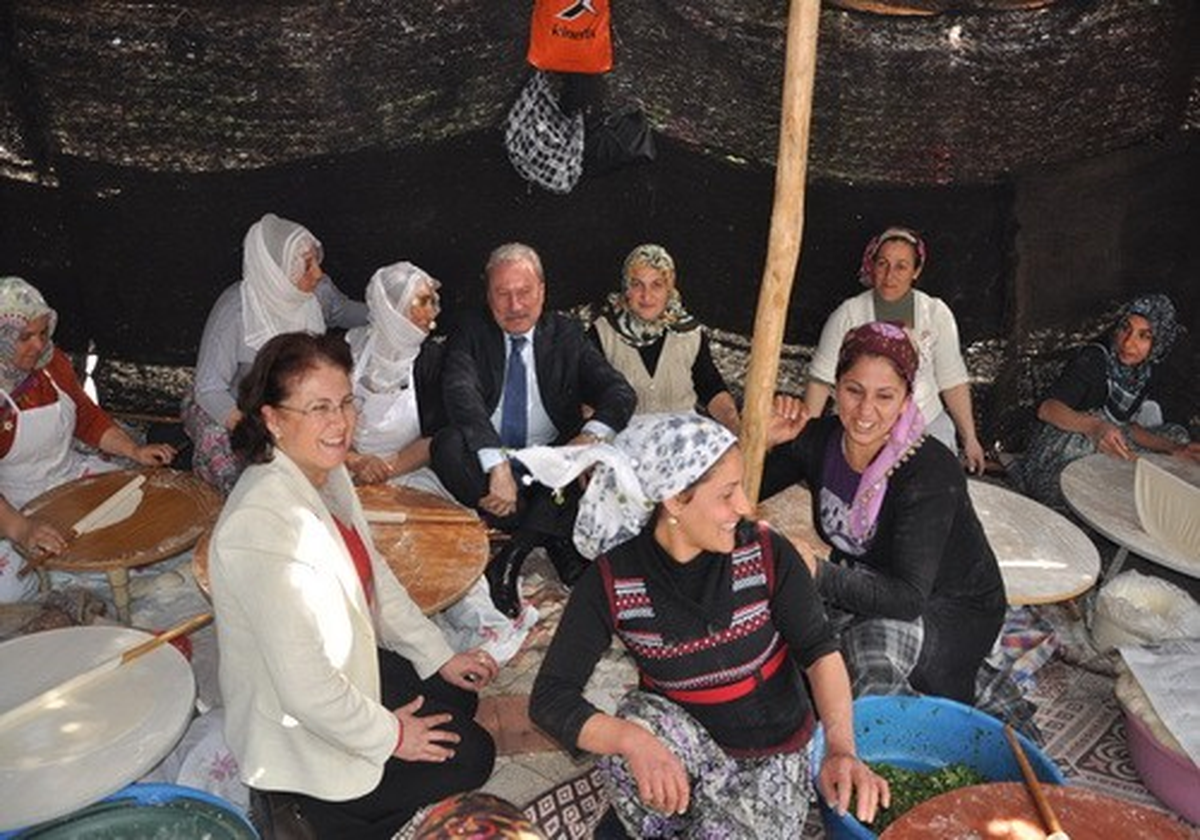 Başkan Okay Kermesleri Ziyaret Etti