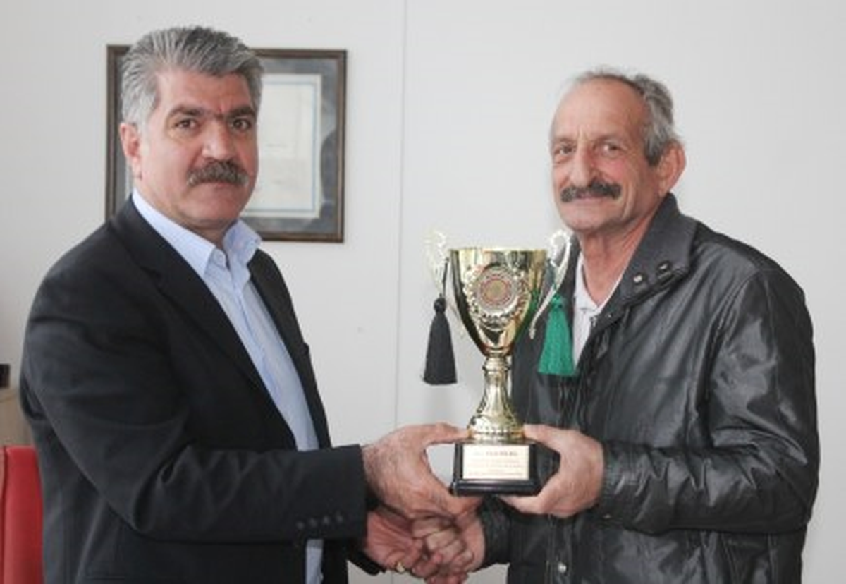 Bül Otomotiv\'e Şükran Plaketi