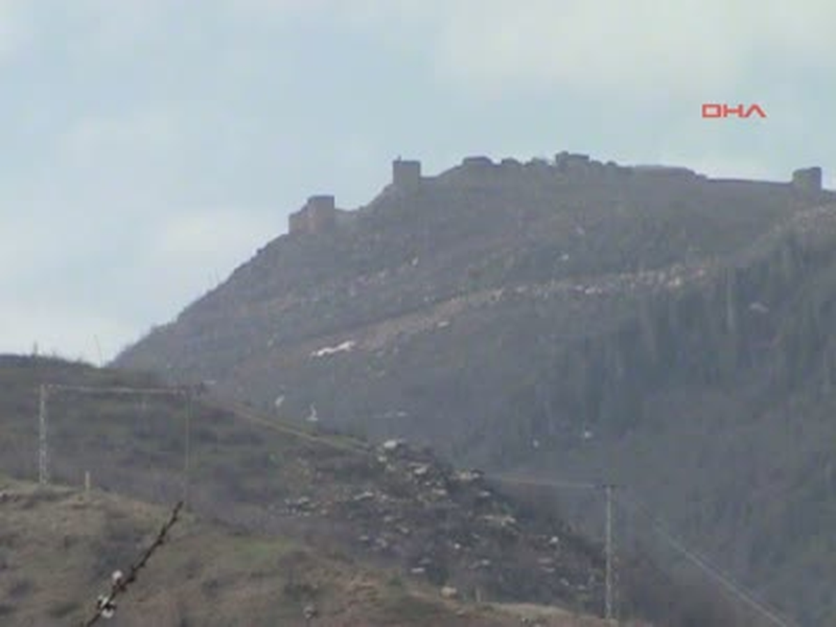 Çukurca\'da Top Sesleri