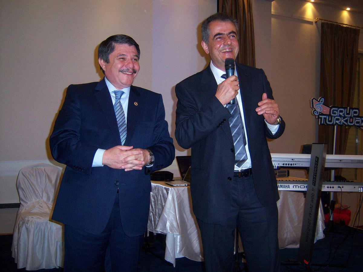 Dr. Gürbüz, Memleketi Kula\'ya Okul Yaptıracak