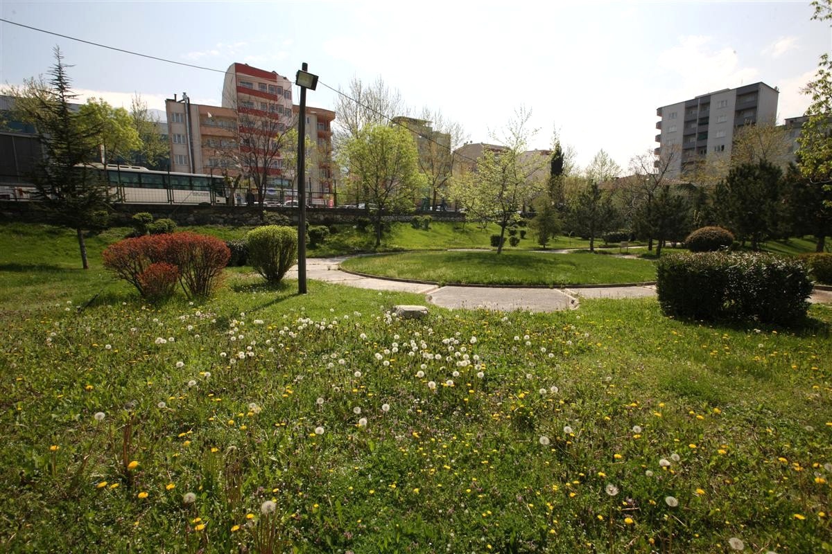 Duvarlar Yıkılıyor, Bursa Parklara Kavuşuyor
