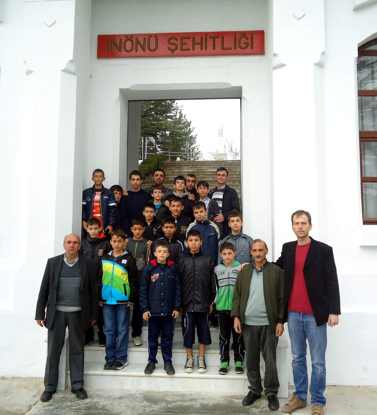 Geleceğin Futbolcuları Şehitlikleri Gezdi