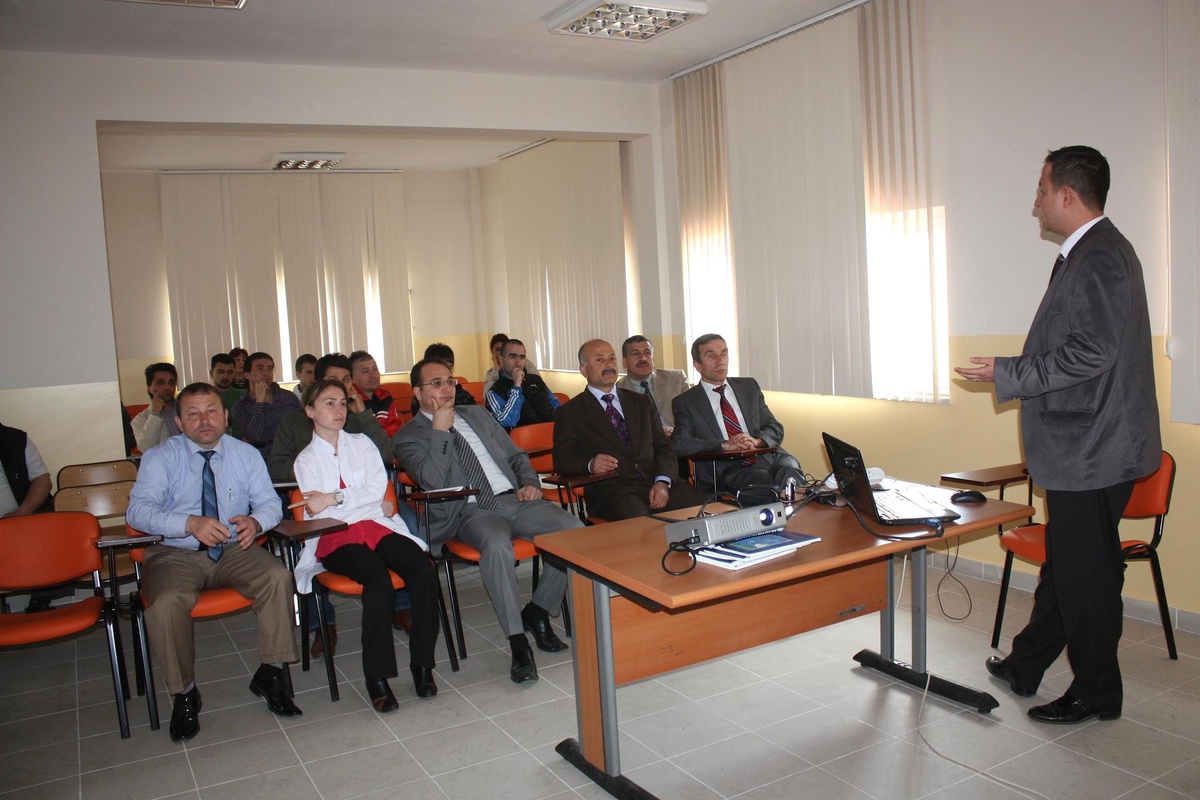 Görele\'de Berber ve Kuaförlere "Hijyen" Semineri
