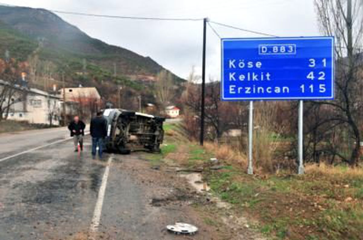 Gümüşhane\'de Trafik Kazası: 8 Yaralı