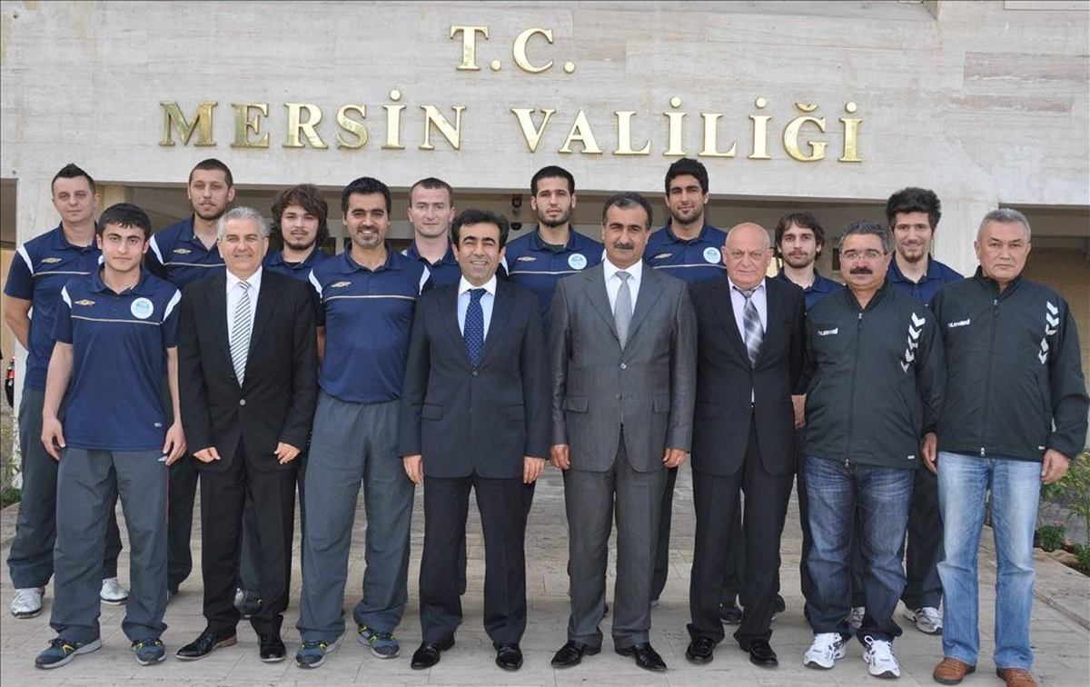 Güzeloğlu\'na Yenişehir Hentbol Takımından Ziyaret