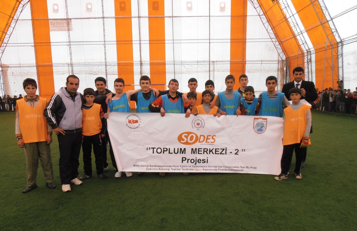 Hizan\'da İlköğretimler Arası Futbol Turnuvası Başladı