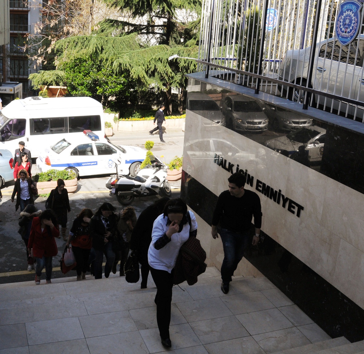 İstanbul'da Fuhuş Operasyonu: 120 Gözaltı