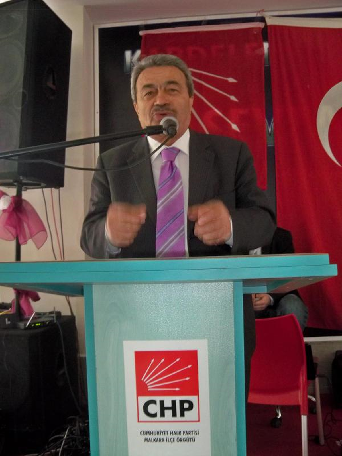 Kamer Genç'ten Başbakan'a Eleştiri