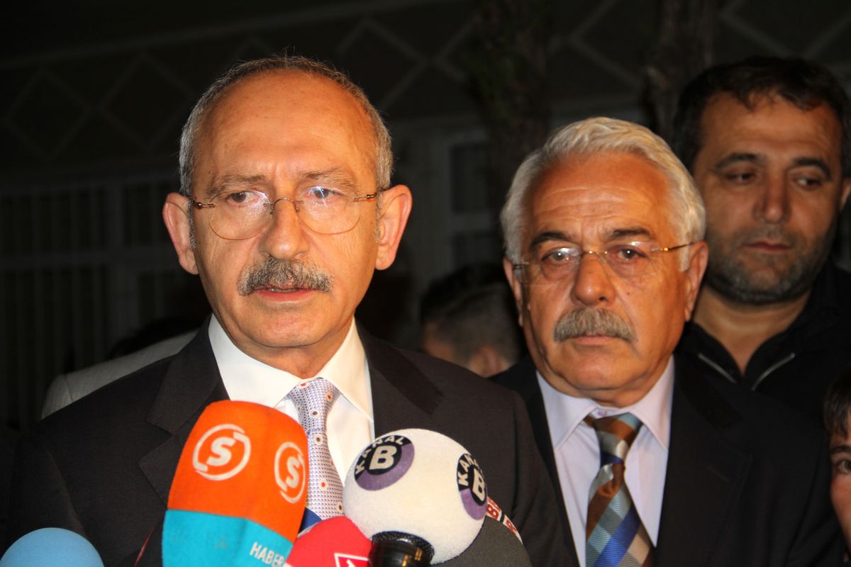 Kılıçdaroğlu, Keçiören\'de Sobadan Zehirlenen 5 Kişinin Yakınlarını Ziyaret Etti