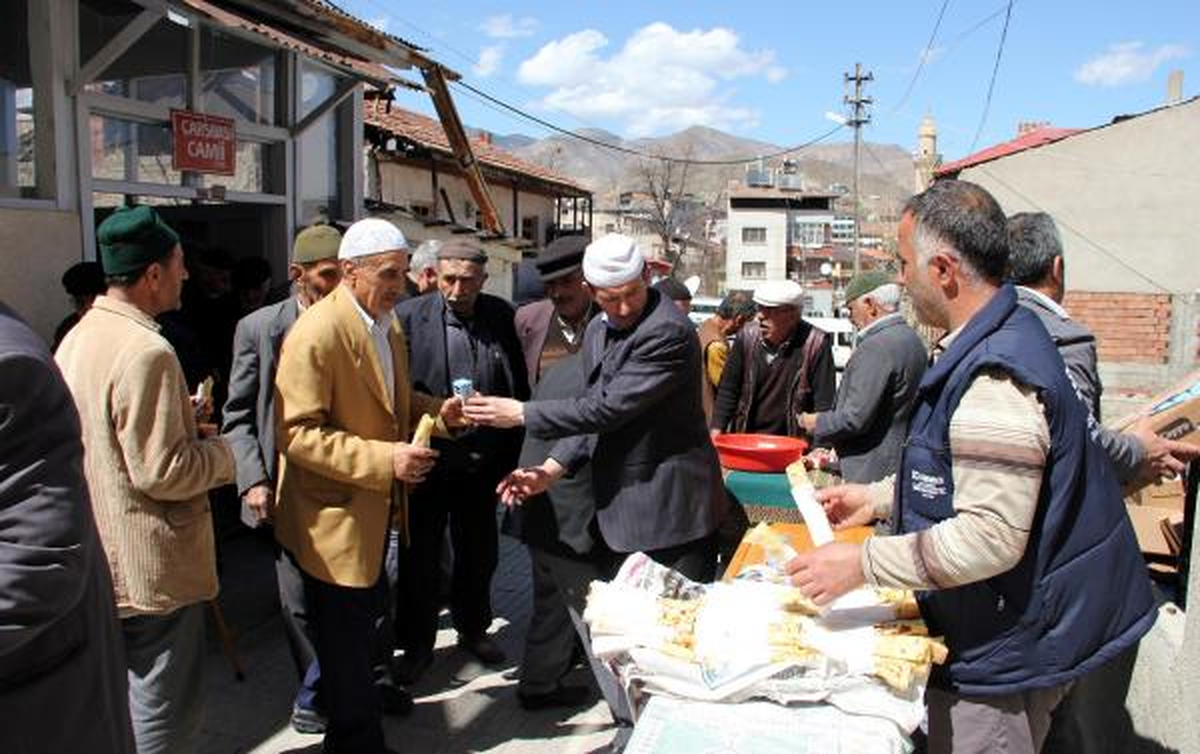 Kutlu Doğum Haftasında Gözleme Dağıtıldı