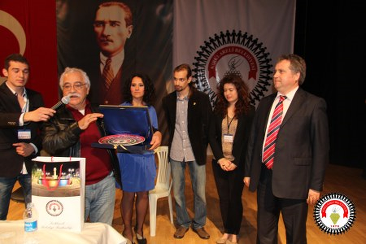 Levent Kırca ile Muhteşem Anlar