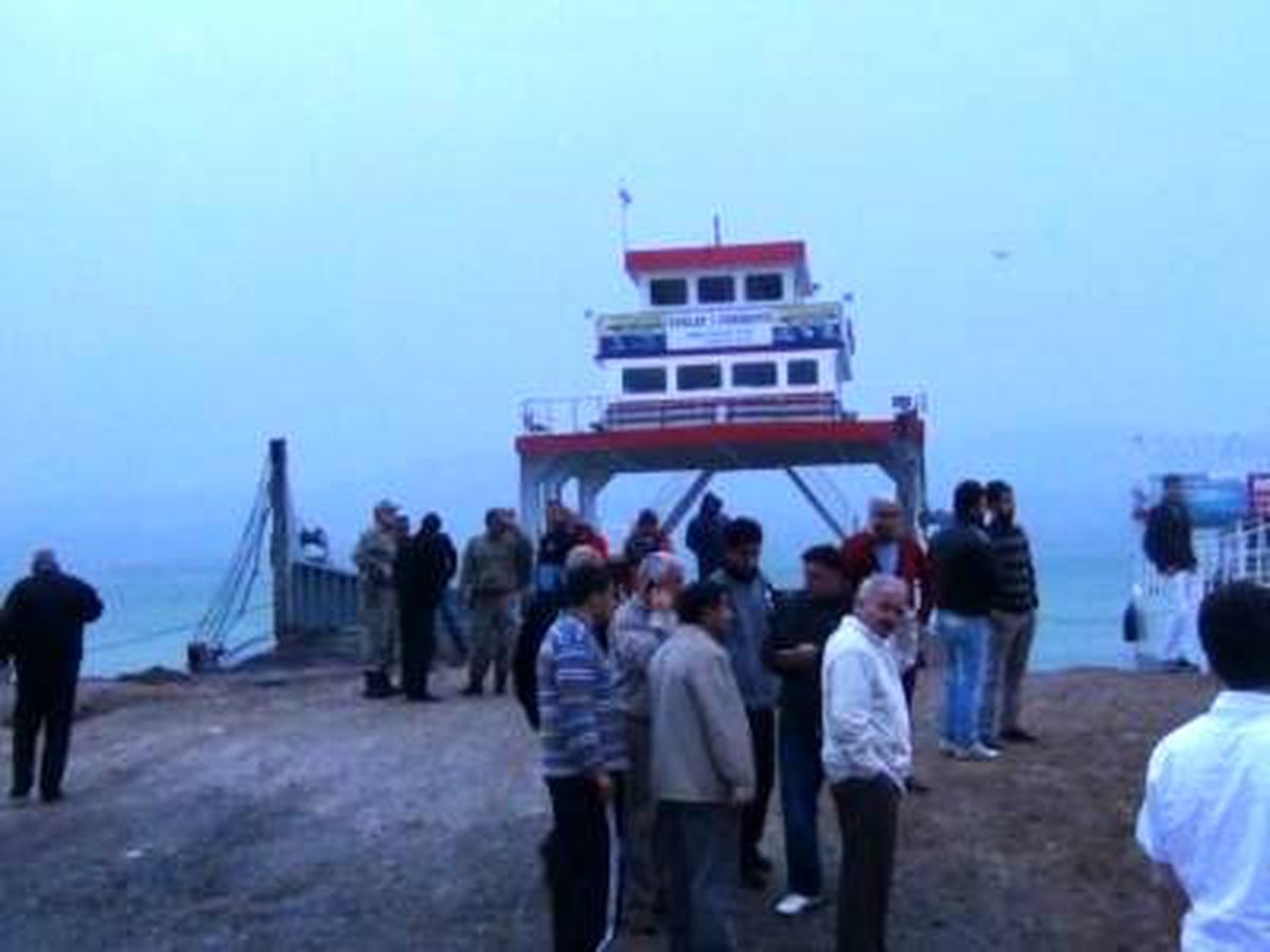 Malatya'da Feribot Karaya Oturdu
