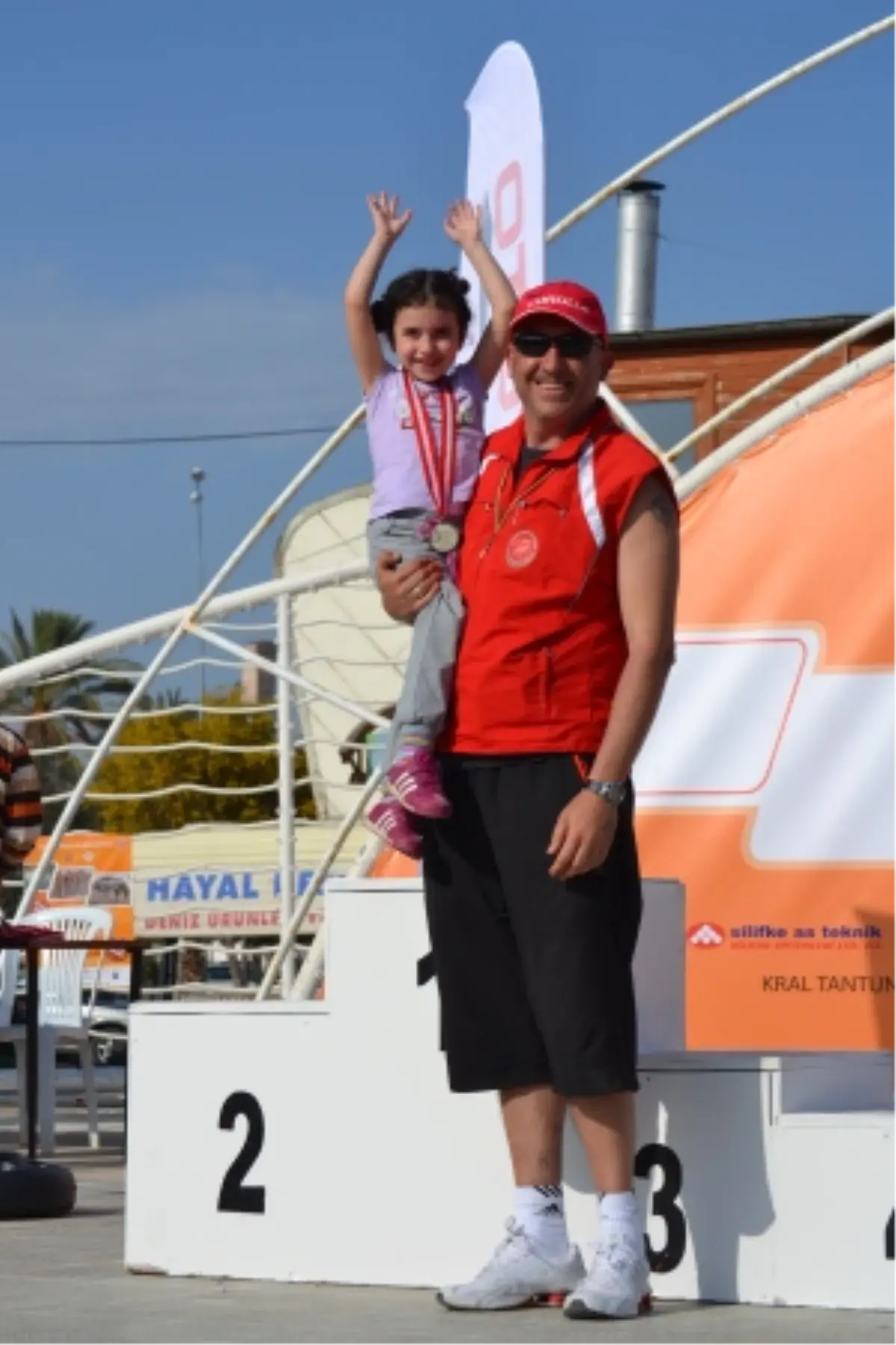 Mersin\'de \'Demir Adamlar\' Nefesleri Kesti