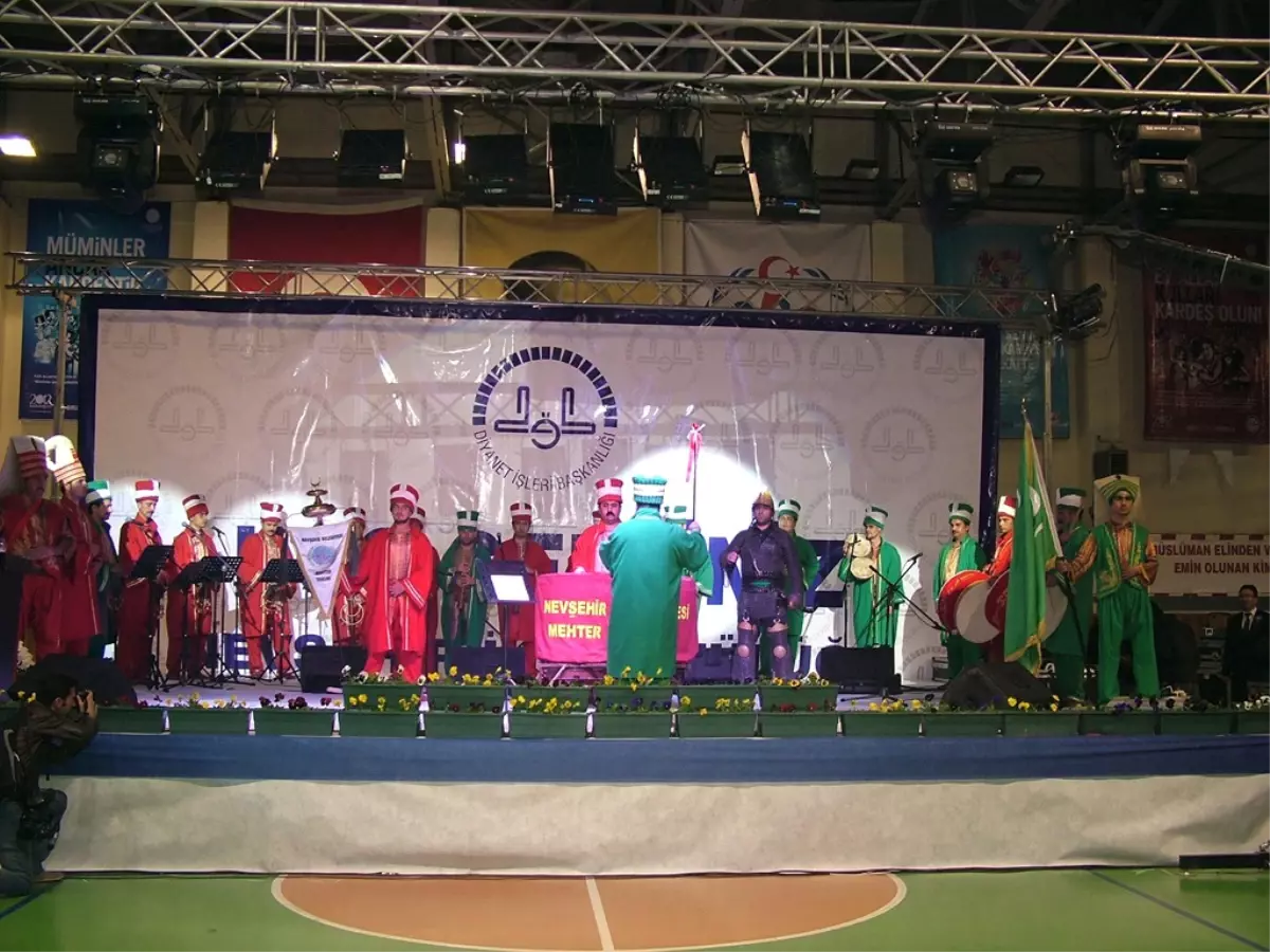 Nevşehir\'de Kutlu Doğum Haftası Programına Büyük İlgi