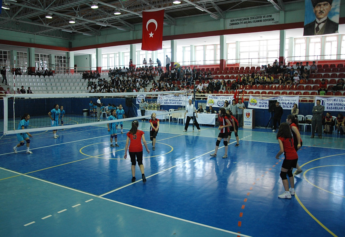 Okul Sporlarında Kupalar Sahiplerini Buldu